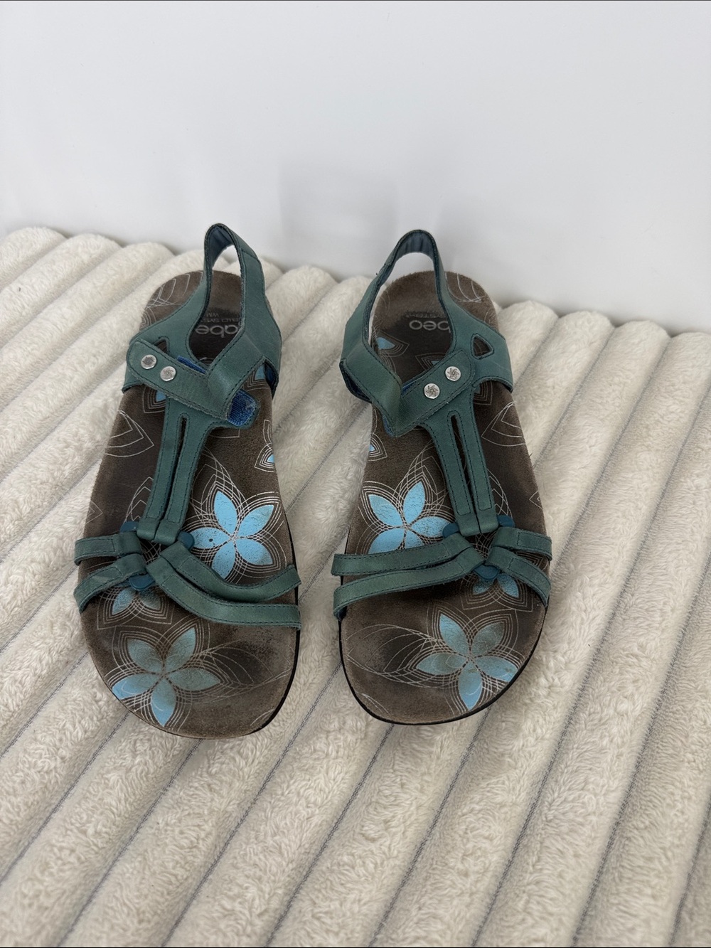 Abeo Women’s Fantine Turquoise Leather/rubber hiking sandals size 7